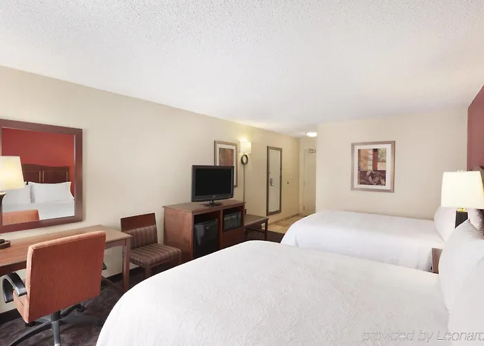 Hampton Worth Southwest Cityview Hotel 3*